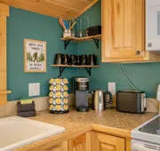 Lil Bigfoot Chalet 2 Bedroom Home by NW Comfy Cabins by RedAwning hotel detail image 7