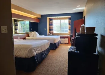 Starkville Inn & Suites hotel thumbnail 6