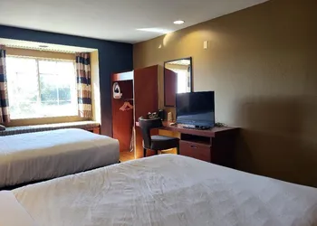 Starkville Inn & Suites hotel thumbnail 7