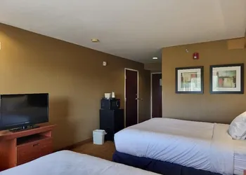Starkville Inn & Suites hotel thumbnail 8
