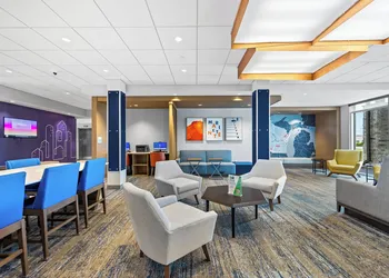 Holiday Inn Express & Suites Marinette by IHG hotel thumbnail 3