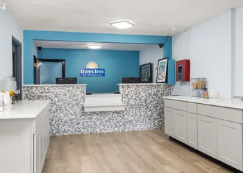 Days Inn by Wyndham Albuquerque I-25 hotel thumbnail 2