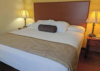 Park View Inn & Suites Hoisington hotel thumbnail 5