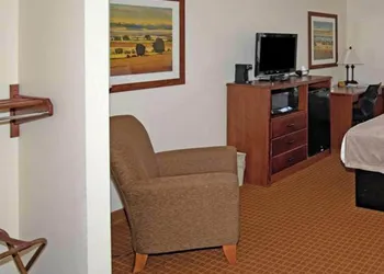 Park View Inn & Suites Hoisington hotel thumbnail 8