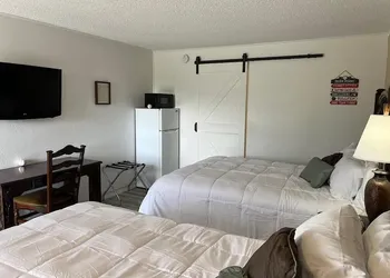 Ball Parks Inn hotel thumbnail 4