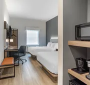 Comfort Inn & Suites Newark Liberty International Airport hotel detail image 7