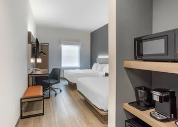 Comfort Inn & Suites Newark Liberty International Airport hotel thumbnail 7