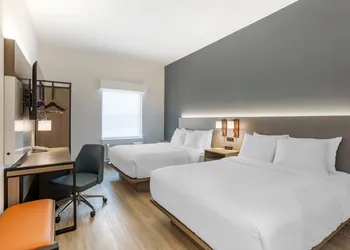 Comfort Inn & Suites Newark Liberty International Airport hotel thumbnail 8