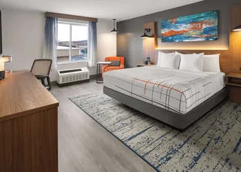La Quinta Inn & Suites By Wyndham Williston/Burlington hotel thumbnail 8