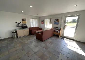 Country Yard Inn and Suite hotel thumbnail 2
