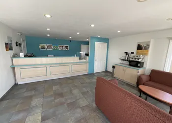 Country Yard Inn and Suite hotel thumbnail 3