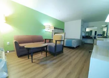 Country Yard Inn and Suite hotel thumbnail 5
