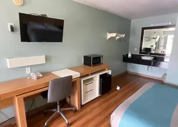 Country Yard Inn and Suite hotel thumbnail 6