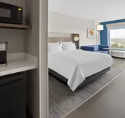 Holiday Inn Express & Suites Waynesboro East by IHG hotel detail image 5