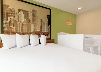 Super Rest Inn hotel thumbnail 7