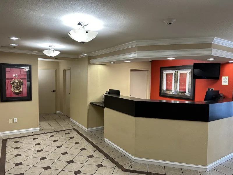 HomeTowne Studios by Red Roof Southfield hotel detail image 2