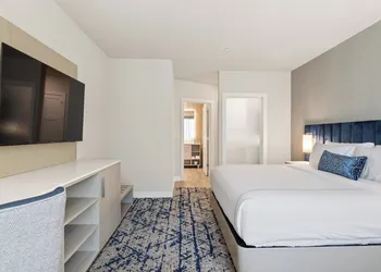 EVEN Hotel Austin Uptown near the Domain by IHG hotel thumbnail 8