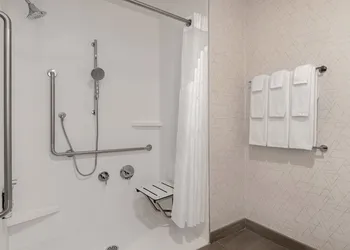 Holiday Inn Express & Suites St.Thomas by IHG hotel thumbnail 7