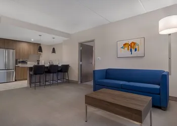 Holiday Inn Express & Suites St.Thomas by IHG hotel thumbnail 8