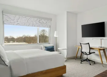Element Springfield South hotel thumbnail 8