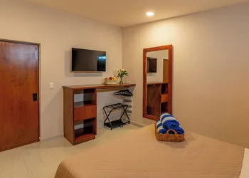 Casa Madero La Paz hotel thumbnail 4