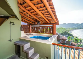 Hilton Grand Vacations Club Zihuatanejo hotel thumbnail 4