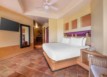 Hilton Grand Vacations Club Zihuatanejo hotel thumbnail 5