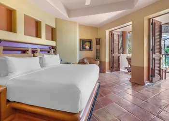 Hilton Grand Vacations Club Zihuatanejo hotel thumbnail 8