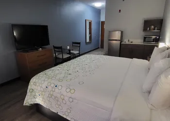 HomeTowne Studios by Red Roof Prattville hotel thumbnail 5