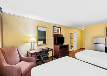 Suburban Studios Fort Dodge hotel thumbnail 7