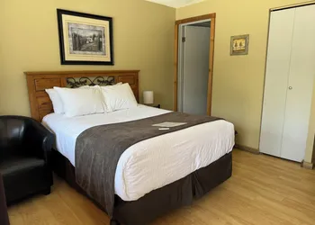 Kitimat Lodge hotel thumbnail 6