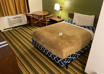 Budget Host Inn Buffalo hotel thumbnail 6