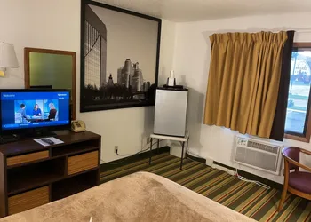 Budget Host Inn Buffalo hotel thumbnail 7