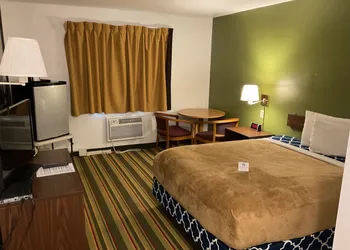Budget Host Inn Buffalo hotel thumbnail 8