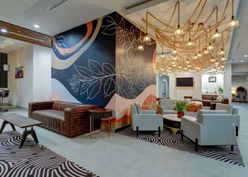 The Elm, a Ramada by Wyndham hotel thumbnail 7