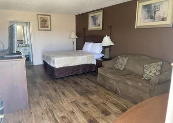 Luxury Inn hotel thumbnail 6