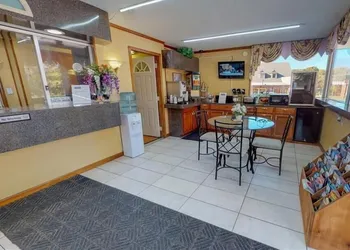 Econo Lodge Clemson - University Area hotel thumbnail 7