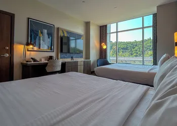 The Landing Hotel at Rivers Casino hotel thumbnail 7