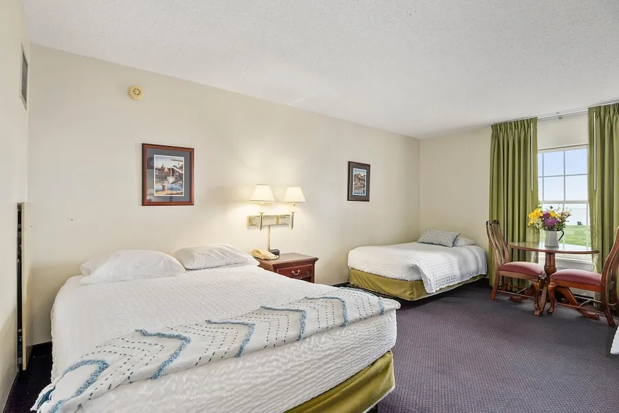 Spectacular Top Floor Deluxe Suite With Beautiful View & More! hotel detail image 2