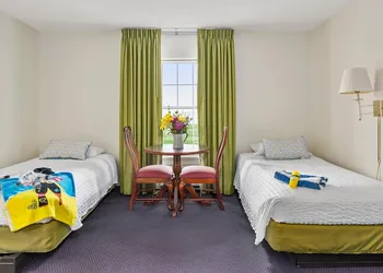 Spectacular Top Floor Deluxe Suite With Beautiful View & More! hotel thumbnail 3