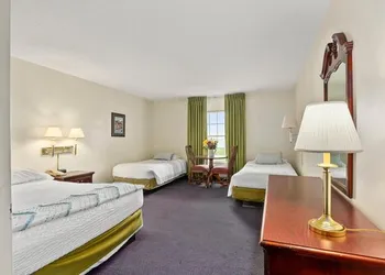 Spectacular Top Floor Deluxe Suite With Beautiful View & More! hotel thumbnail 4