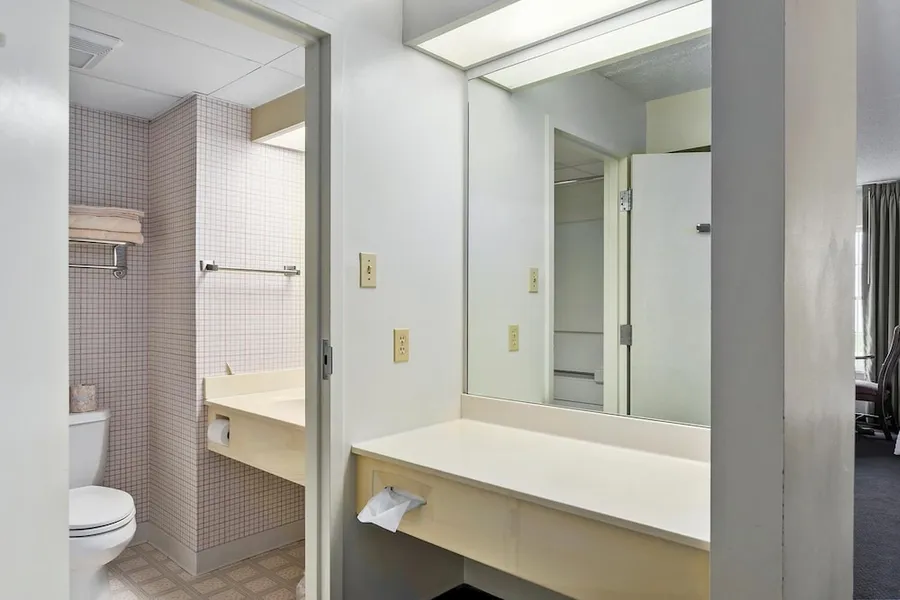 Spectacular Top Floor Deluxe Suite With Beautiful View & More! hotel detail image 6