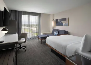 Courtyard By Marriott Lake City hotel thumbnail 5