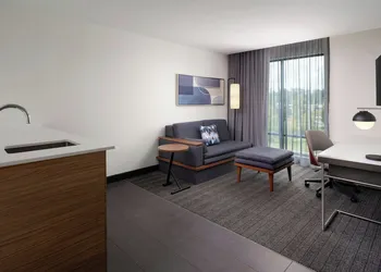 Courtyard By Marriott Lake City hotel thumbnail 8