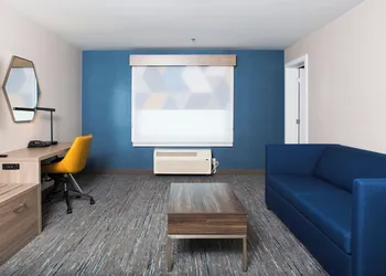 Holiday Inn Express and Suites Prince Albert South by IHG hotel thumbnail 7