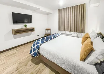 Starling hotel thumbnail 7