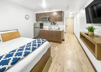 Starling hotel thumbnail 8