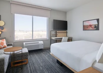 Towneplace Suites By Marriott Tempe hotel thumbnail 7