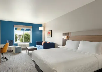 Holiday Inn Express and Suites Bessemer Birmingham SW by IHG hotel thumbnail 7