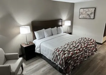 Red Roof Inn Charleston - Dunbar hotel thumbnail 5